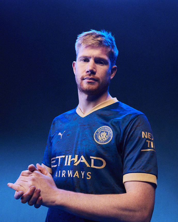 德转评年度最佳前锋：登贝莱、哈兰德、凯恩、姆巴佩入围（德转年度最佳前锋候选揭晓：登贝莱、哈兰德、凯恩、姆巴佩上榜）