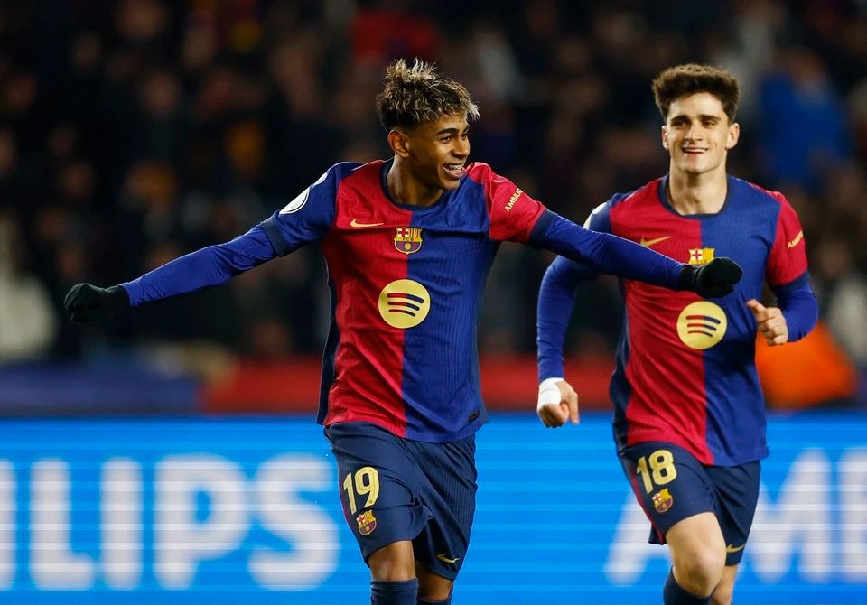 法尔克：纽卡等队曾想引进卡尔，但拜仁抢先与球员完成续约（法尔克：纽卡等队有意卡尔，拜仁先一步与其完成续约）