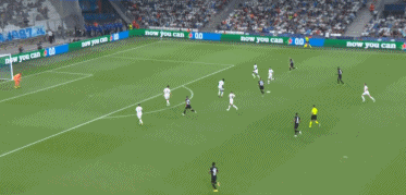 堵更衣室门口骂裁判，比利亚雷亚尔CEO小罗伊格被停赛半个月（围堵更衣室口怒斥裁判，比利亚雷亚尔CEO小罗伊格遭禁赛半月）