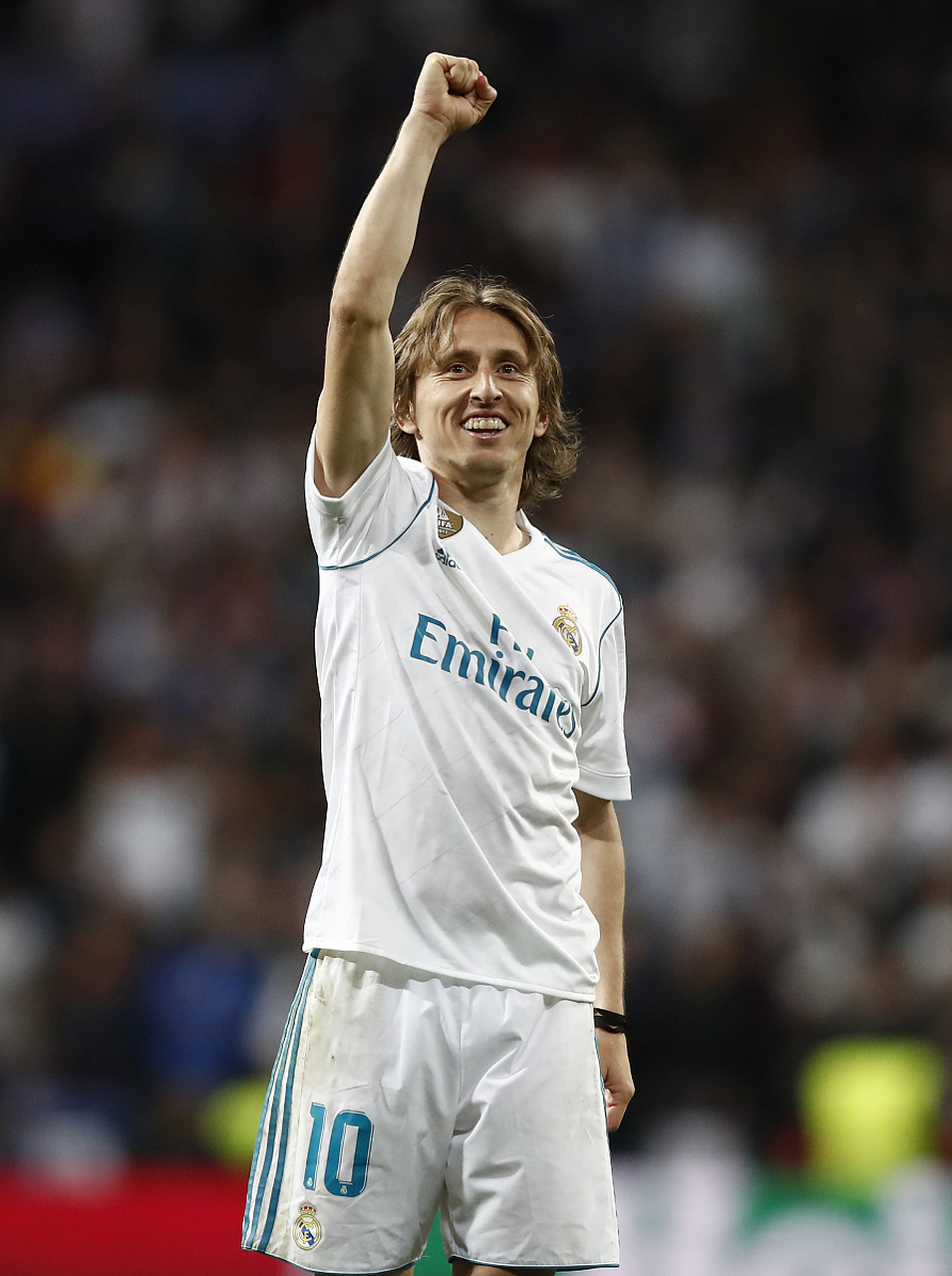 足球报：目前中国足协持证教练总数已突破11.4万（足球报称：中国足协持证教练人数已超过11.4万）