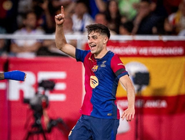 万项谈梅开二度：只能说运气比较好，赶上了这两个进球（万项：梅开二度只是运气好，恰巧赶上那两球）